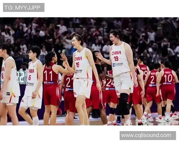 中国女篮昆明集训两大巨塔张子宇韩旭联手争辉引关注 中国女篮昆明集训两大巨塔张子宇韩旭联手争辉引关注